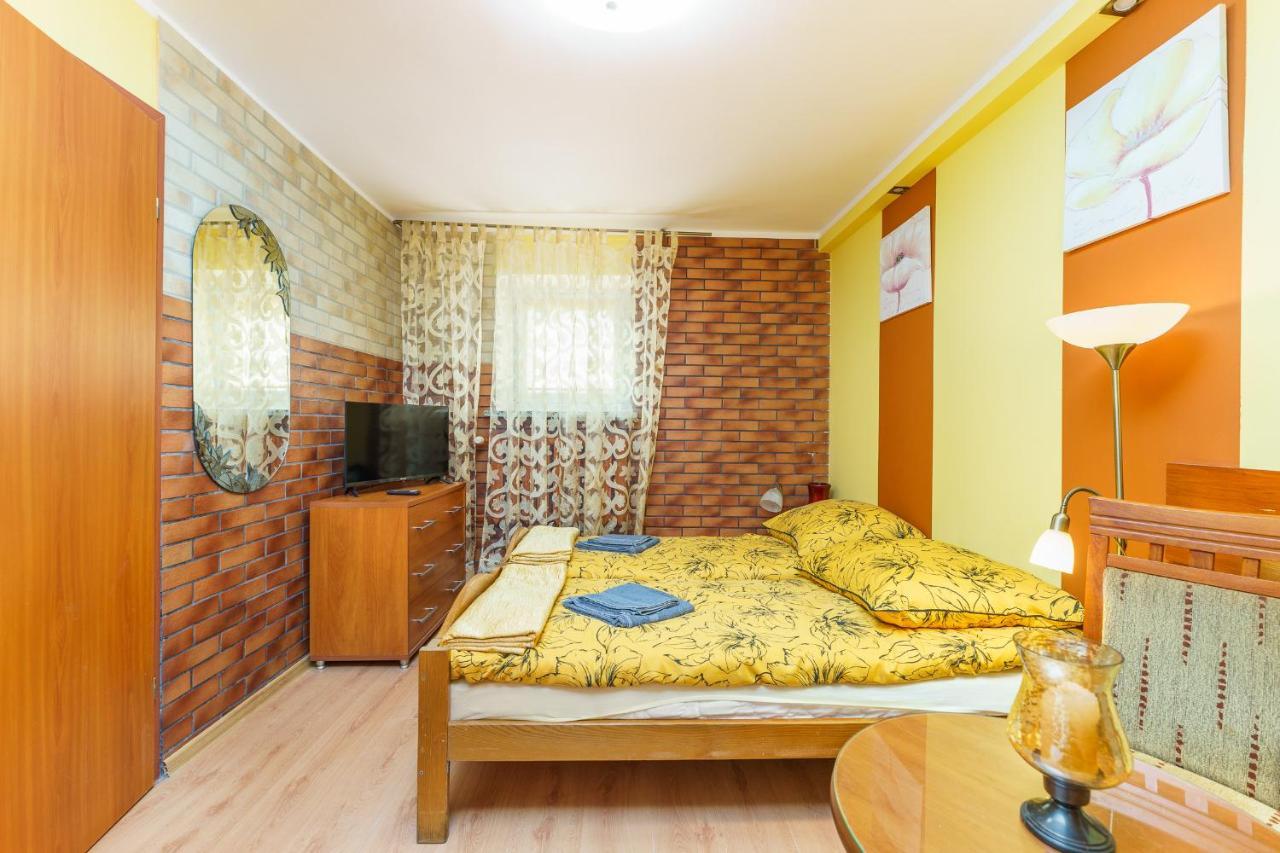 Goscinne Pod Roza Apartment *